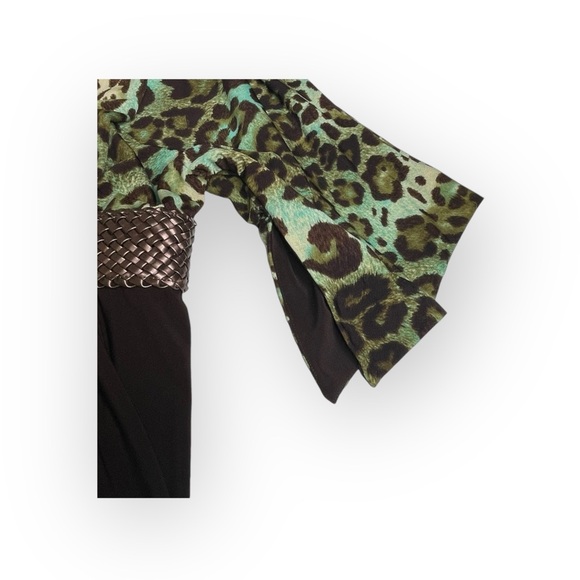 Linda Segal ⌘ Braided Belt Plunging Neckline Top ⌘ Chocolate Mint Leopard ⌘ L ⌘ - Picture 3 of 16